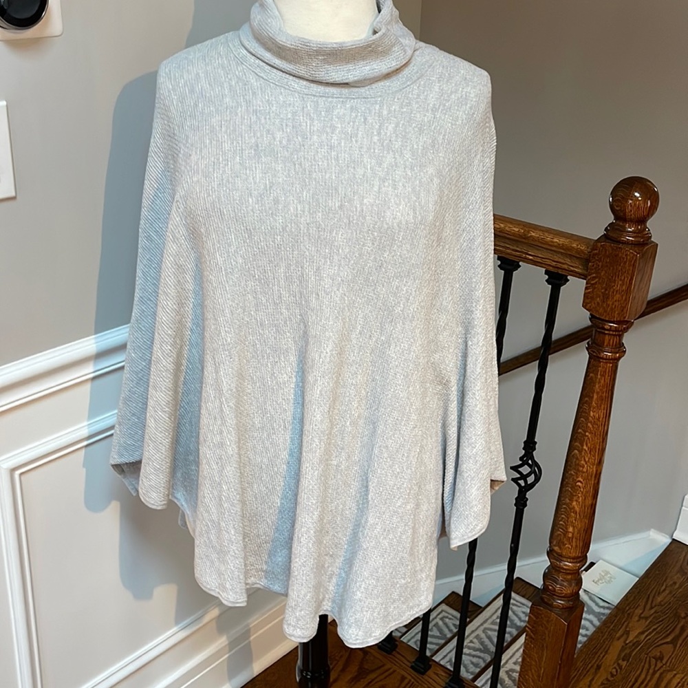 Like new JJill poncho sweater M/L